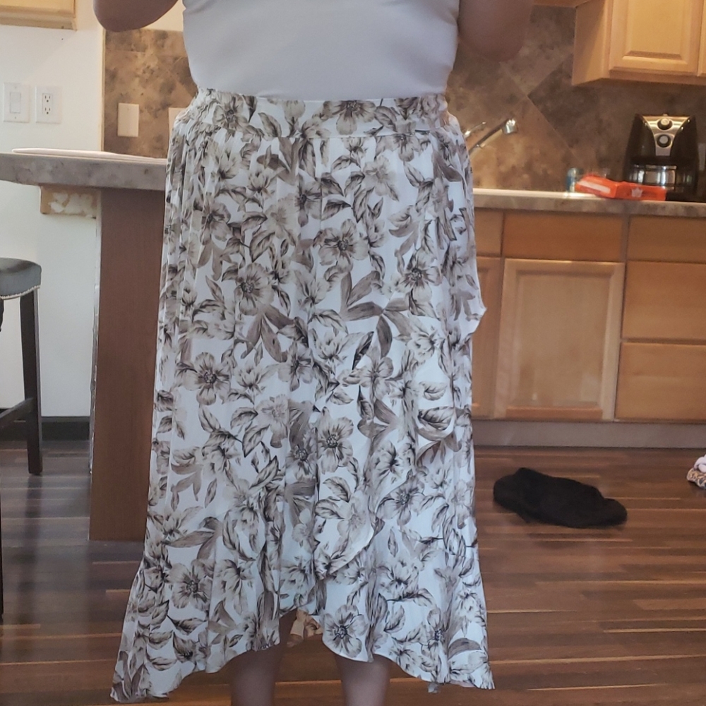 NWT Floral j.jill  high low skirt